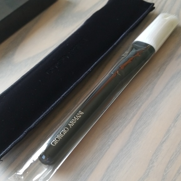 armani blush brush